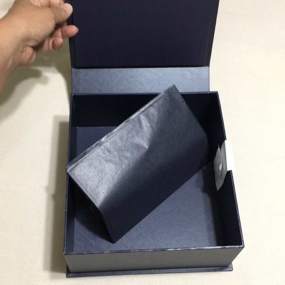 🖤PRADA💕Magnetic 🧲 box NEW - Picture 4 of 7